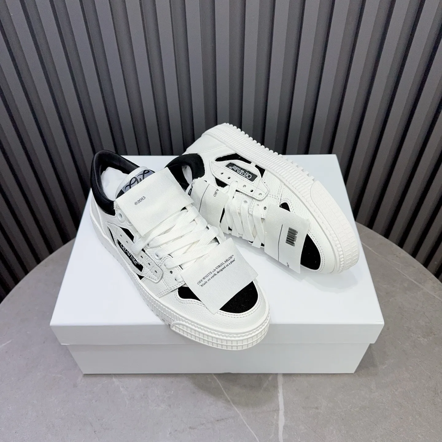 P760 OFF WHITE⚡️Couple model⚡️35-40 women’s model 39-46 men’s model